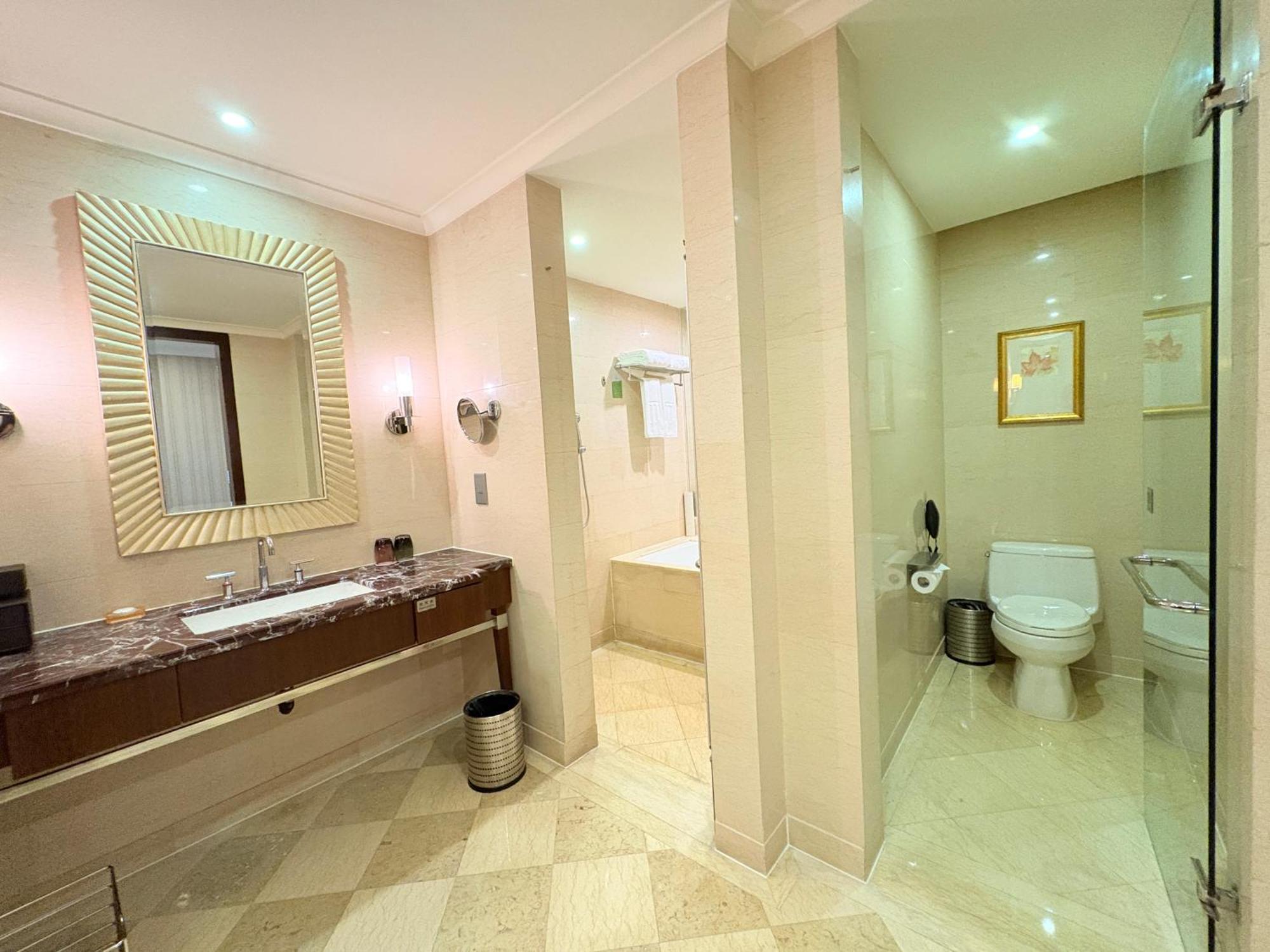 Wuhan Jin Jiang International Hotel Exterior foto