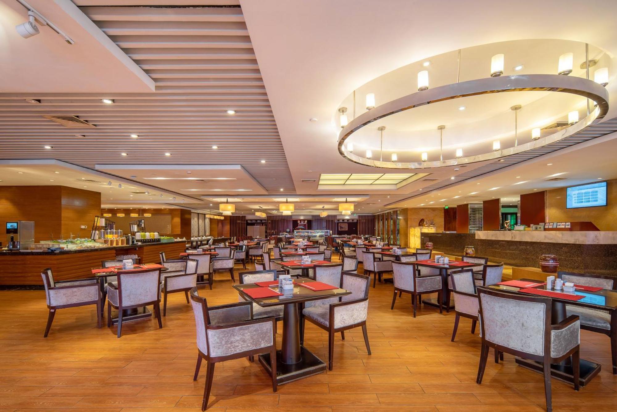 Wuhan Jin Jiang International Hotel Exterior foto